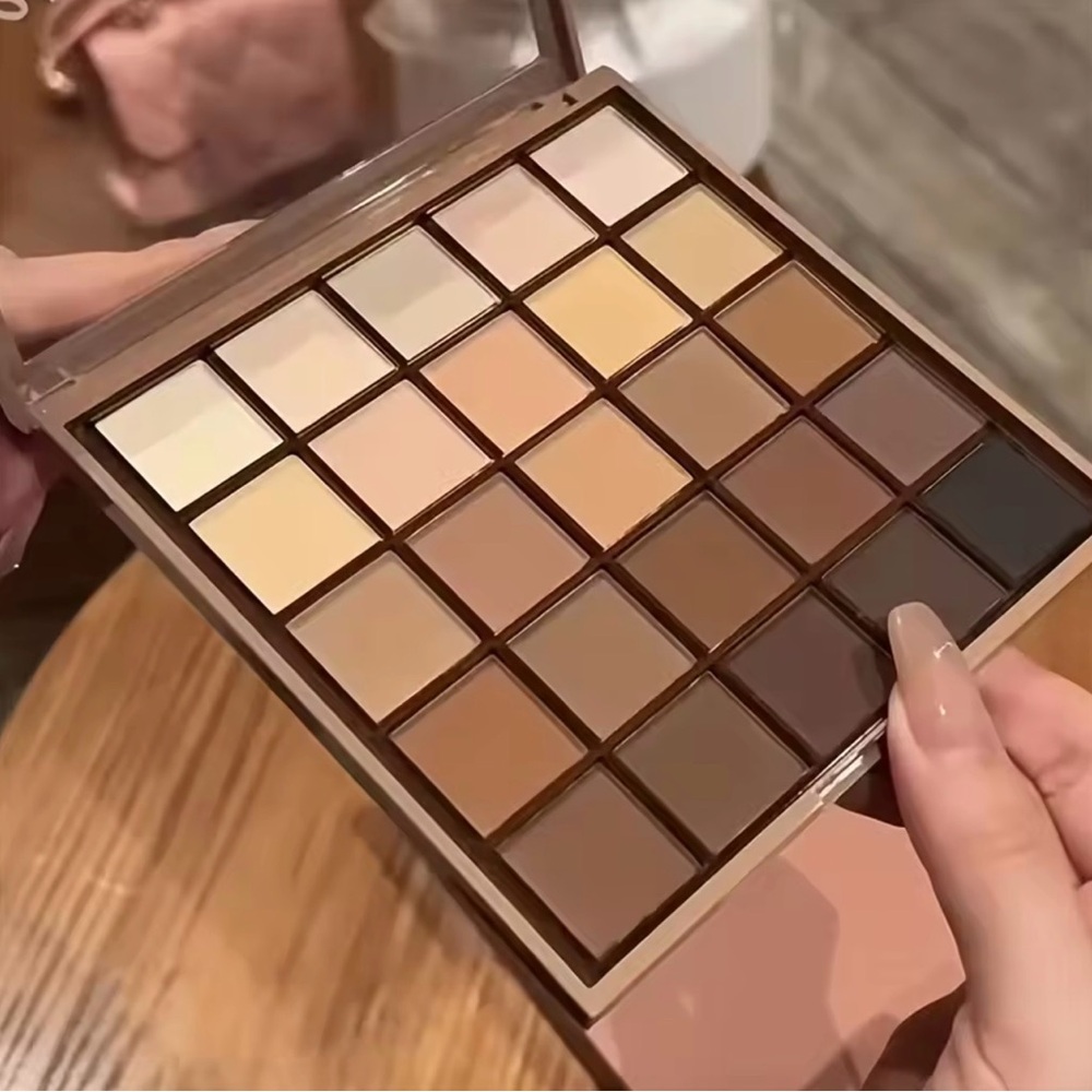Neutral Matte Eyeshadow Palette –25 Shades Warm & Cool Browns